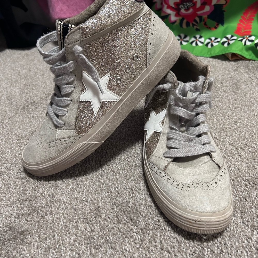 ShuShop Glitter and Suede Sneakers - goldish glitter detail
